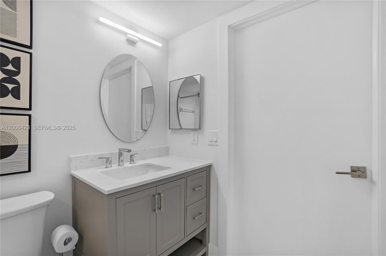1155 Brickell Bay Dr, Unit 2003, Miami, FL 33131 Photo