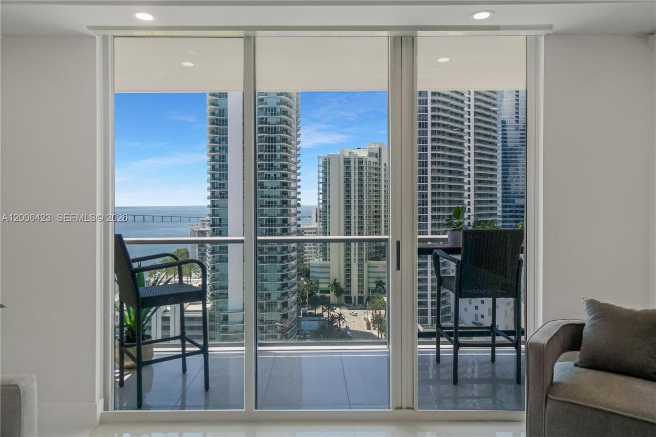 1155 Brickell Bay Dr, Unit 2003, Miami, FL 33131 Photo