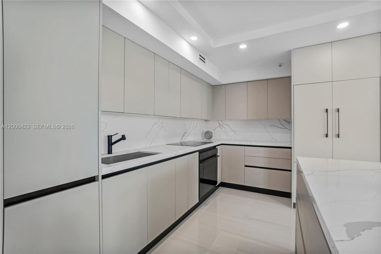 1155 Brickell Bay Dr, Unit 2003, Miami, FL 33131 Photo