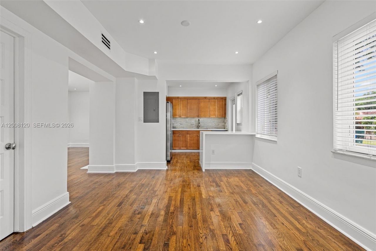3500 Ponce De Leon Blvd , Unit Lower, Coral Gables, FL 33134 Photo