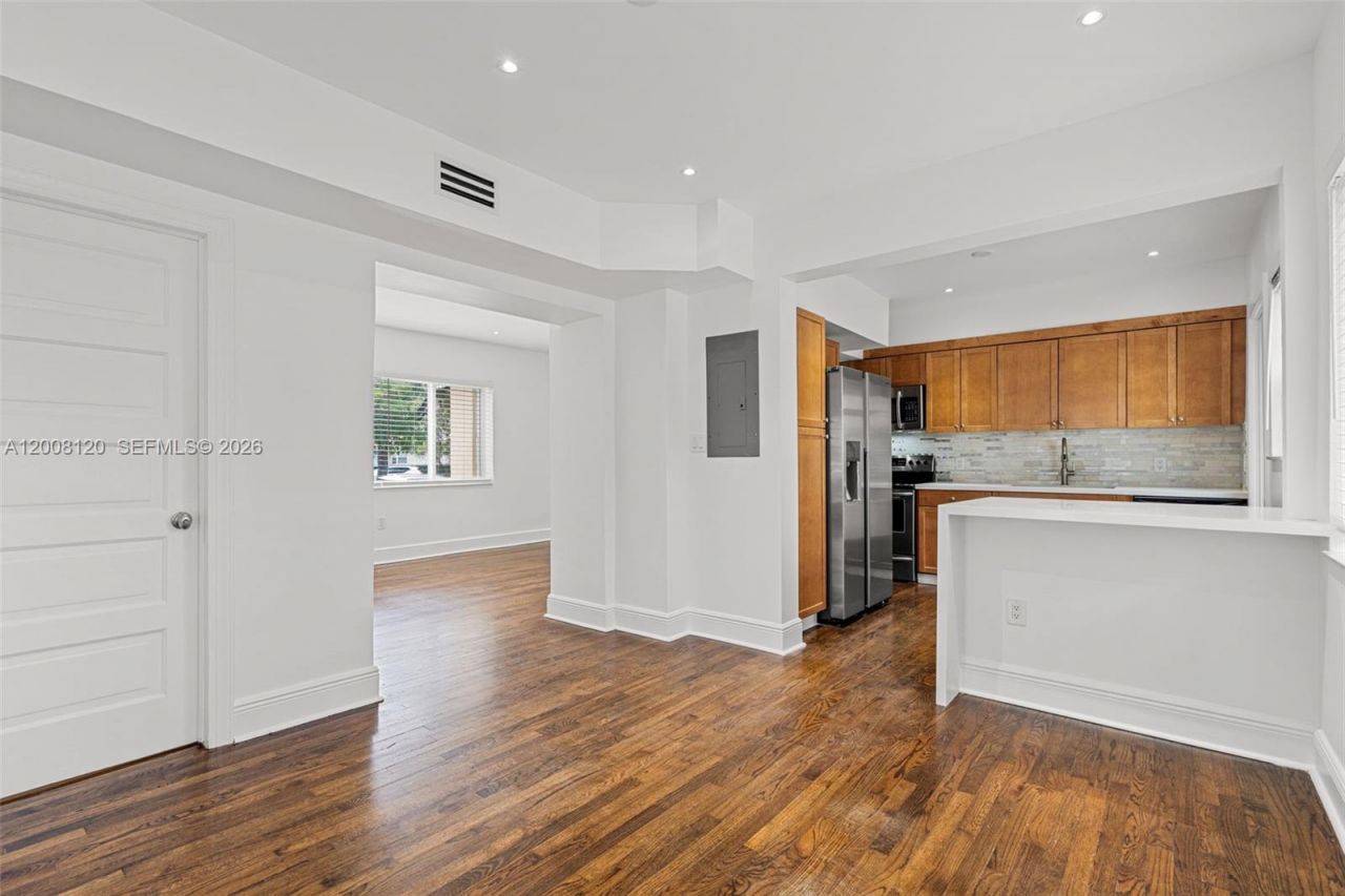 3500 Ponce De Leon Blvd , Unit Lower, Coral Gables, FL 33134 Photo
