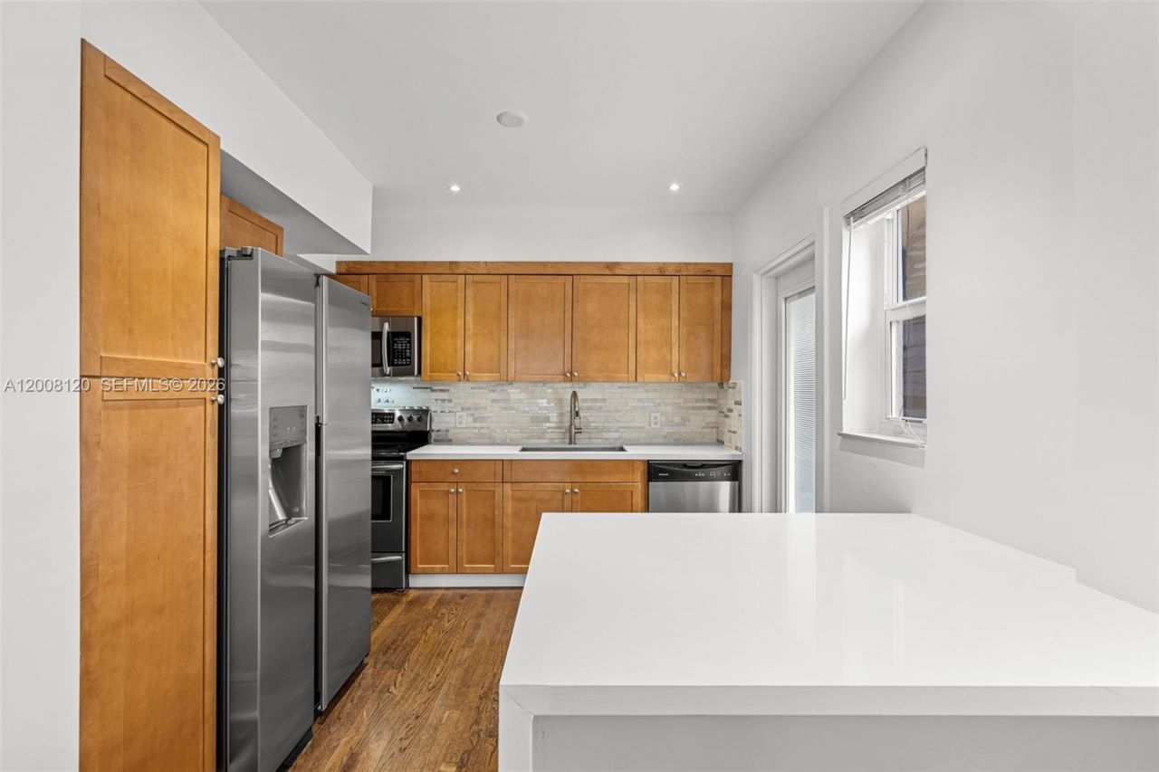 3500 Ponce De Leon Blvd , Unit Lower, Coral Gables, FL 33134 Photo