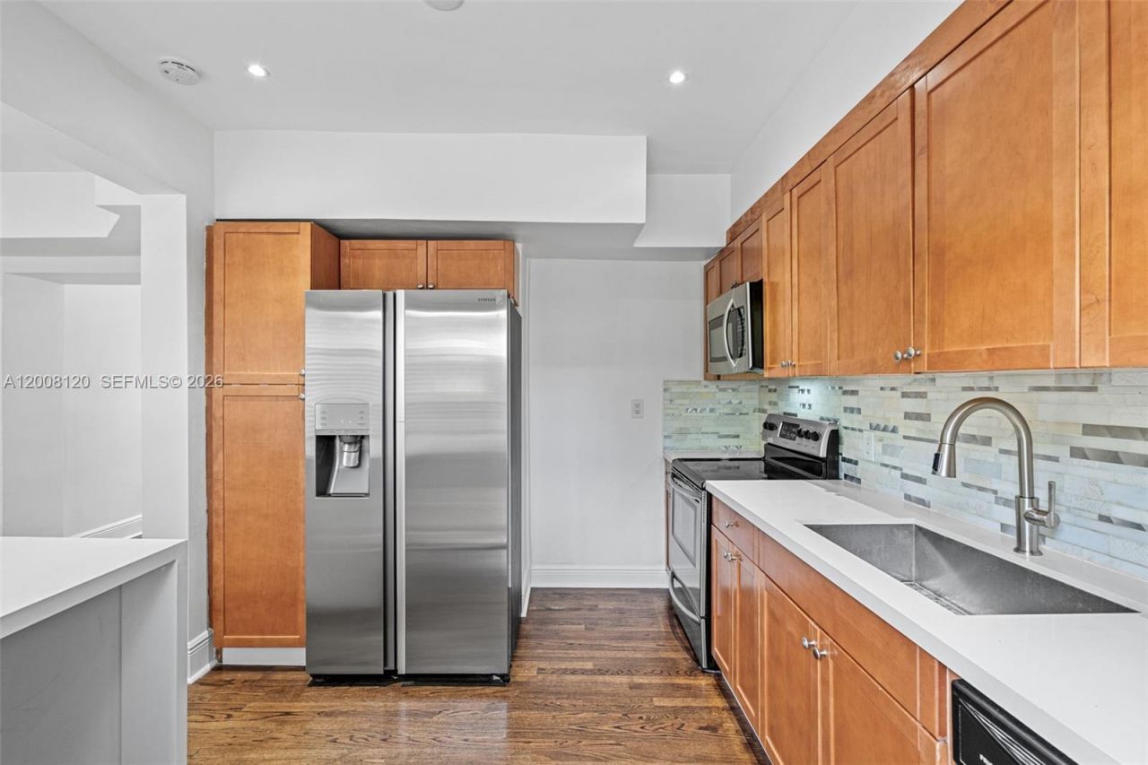 3500 Ponce De Leon Blvd , Unit Lower, Coral Gables, FL 33134 Photo