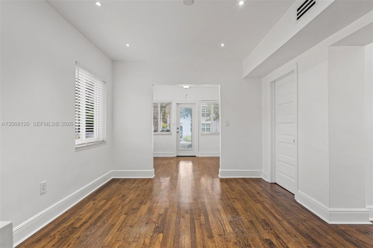 3500 Ponce De Leon Blvd , Unit Lower, Coral Gables, FL 33134 Photo
