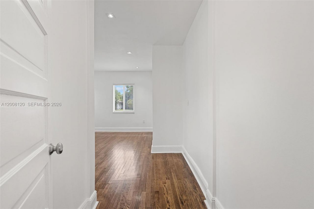 3500 Ponce De Leon Blvd , Unit Lower, Coral Gables, FL 33134 Photo