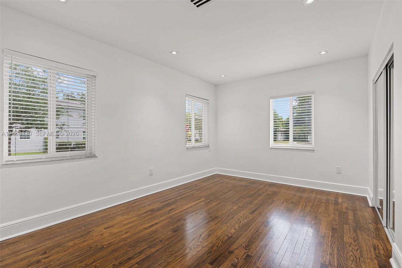 3500 Ponce De Leon Blvd , Unit Lower, Coral Gables, FL 33134 Photo