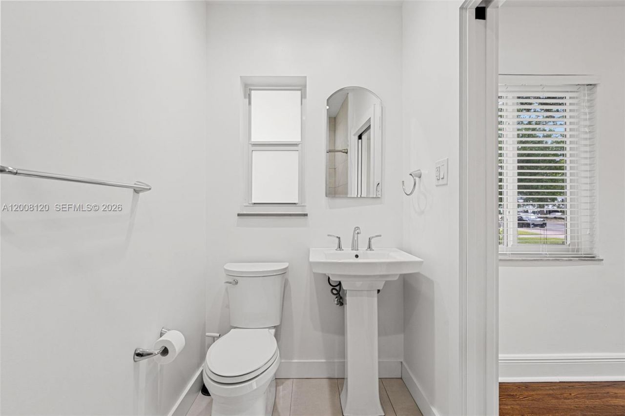 3500 Ponce De Leon Blvd , Unit Lower, Coral Gables, FL 33134 Photo