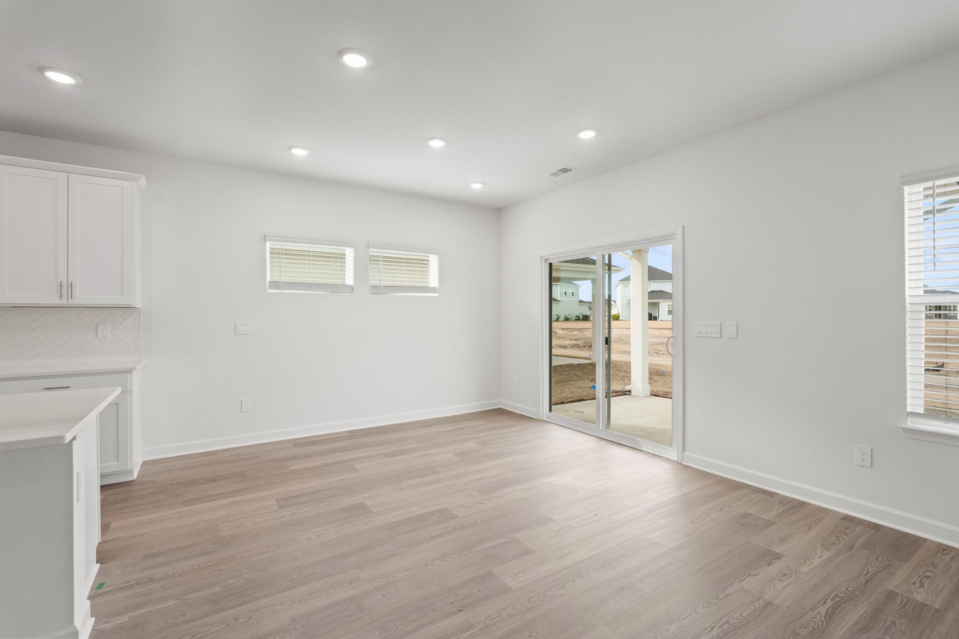 8208 Essence Dr. Photo 23