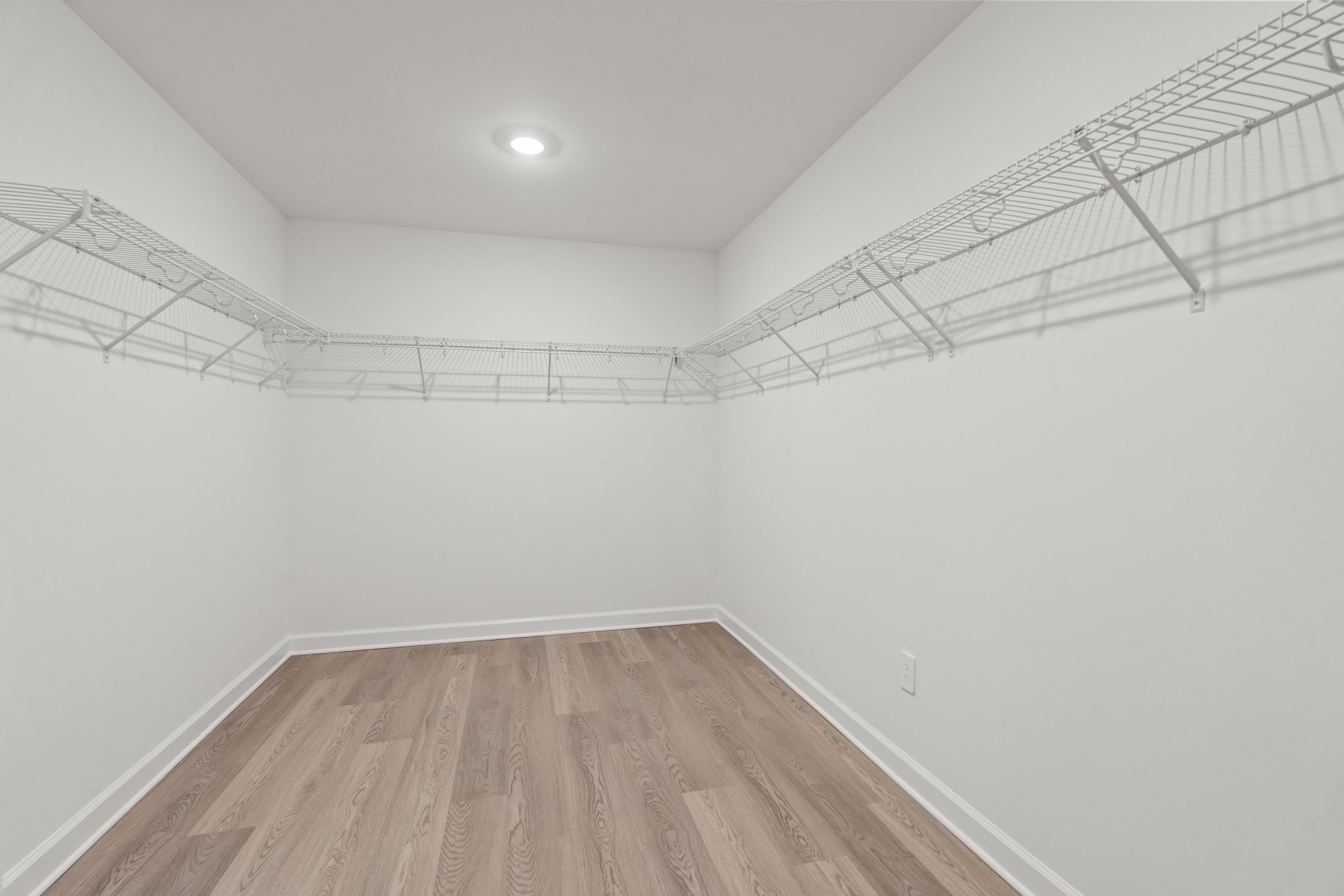 8208 Essence Dr. Photo 33