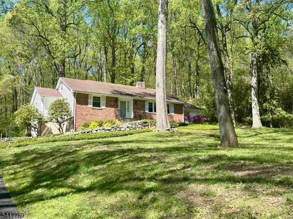 9 Henderson Hill Rd, Union, NJ 08827