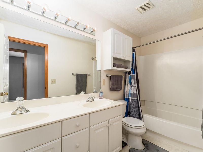 1691 E Glenhurst Drive NW, Lancaster, OH 43130 Photo 29