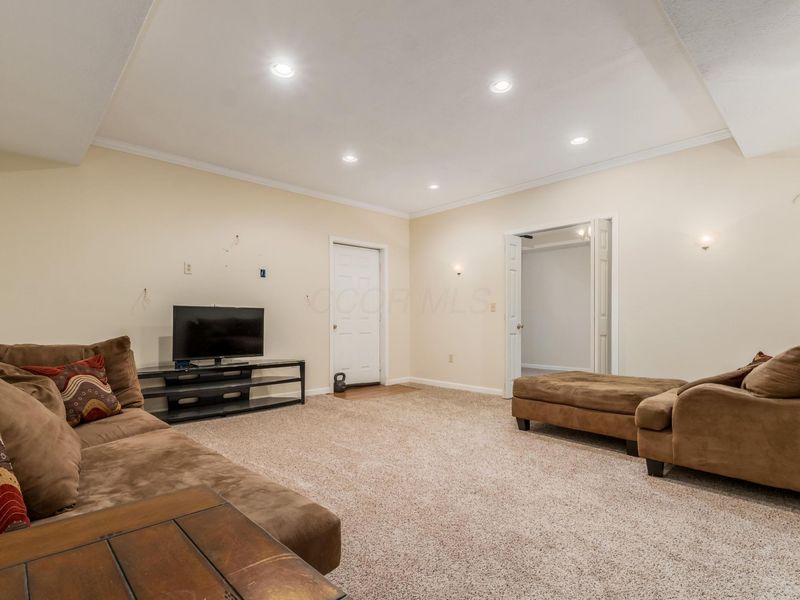 1691 E Glenhurst Drive NW, Lancaster, OH 43130 Photo 36