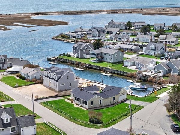 3 Wendy Way, Dennis, MA 02670