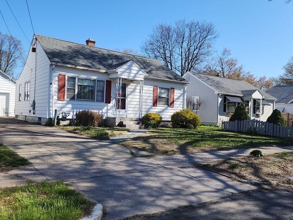 106 Merida St, Springfield, MA 01104