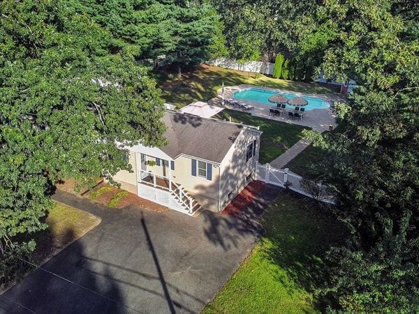 11 Moore St, Wilmington, MA 01887