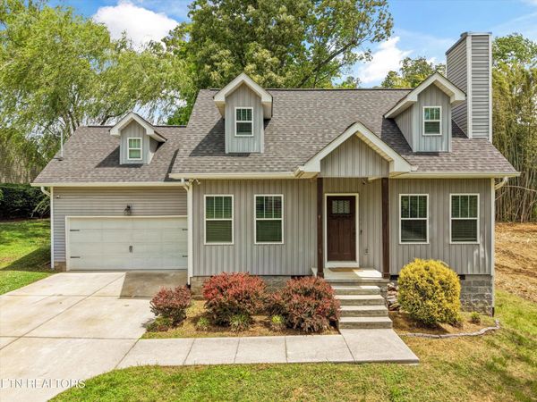 5010 Jenkins Rd, Knoxville, TN 37918