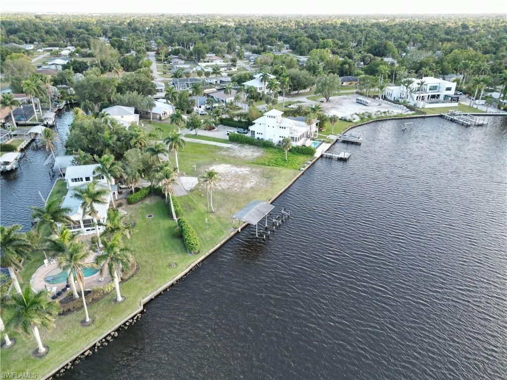 4567 E Riverside Dr, Fort Myers, FL 33905 Photo