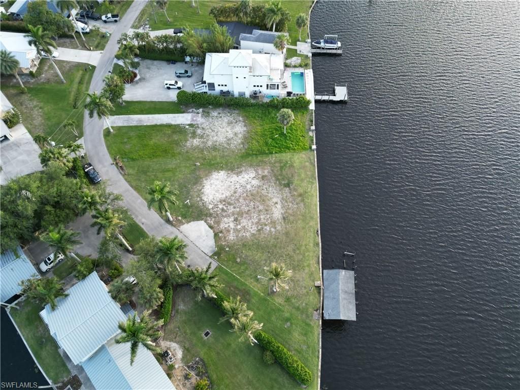 4567 E Riverside Dr, Fort Myers, FL 33905 Photo
