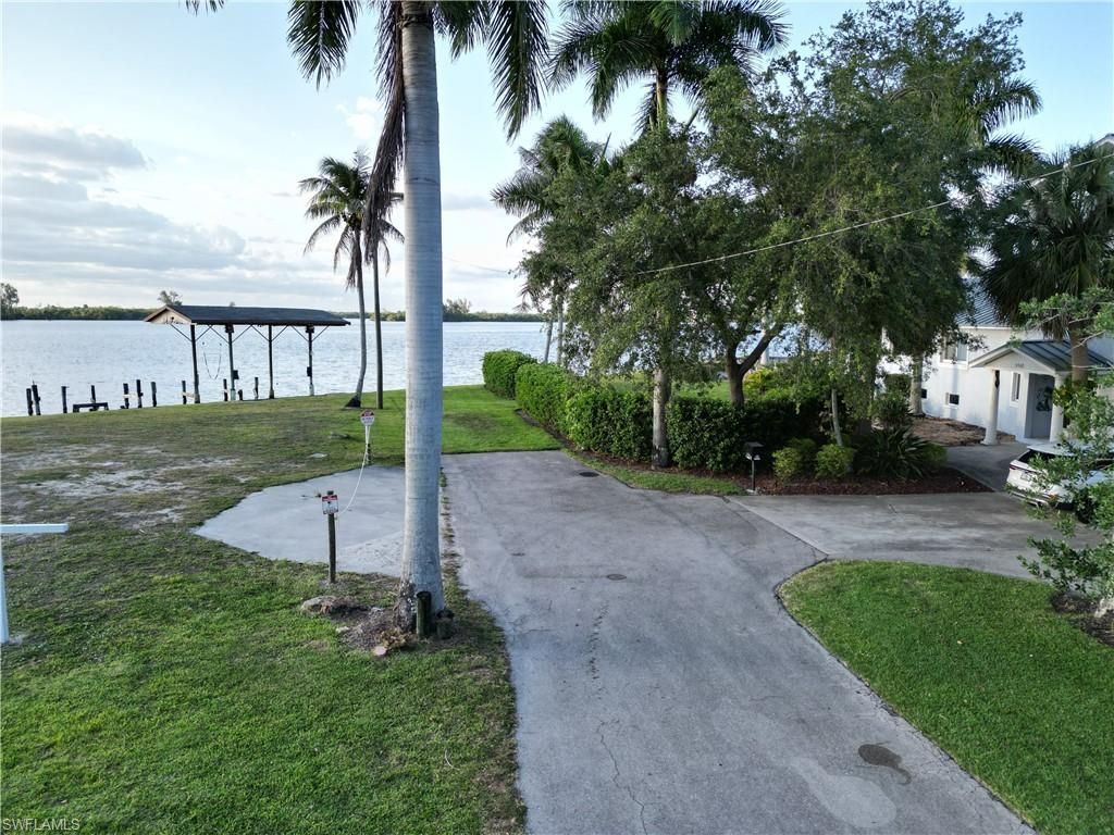 4567 E Riverside Dr, Fort Myers, FL 33905 Photo