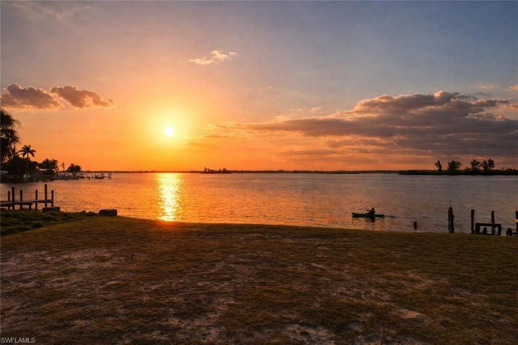 4567 E Riverside Dr, Fort Myers, FL 33905 Photo