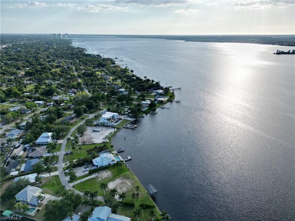 4567 E Riverside Dr, Fort Myers, FL 33905 Photo