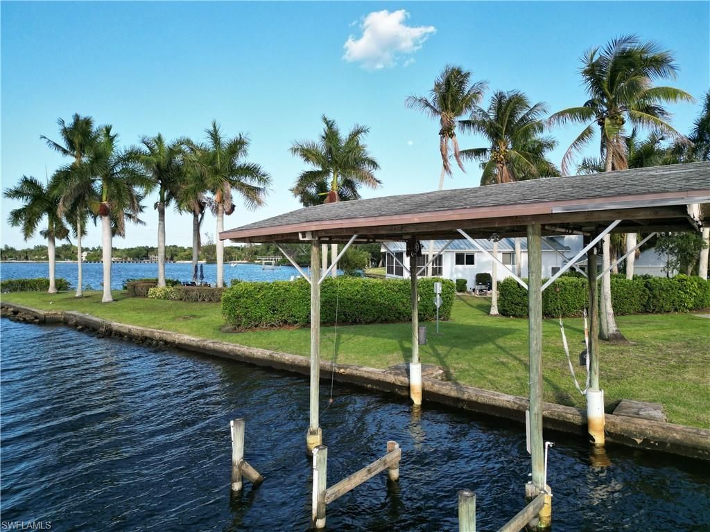4567 E Riverside Dr, Fort Myers, FL 33905 Photo