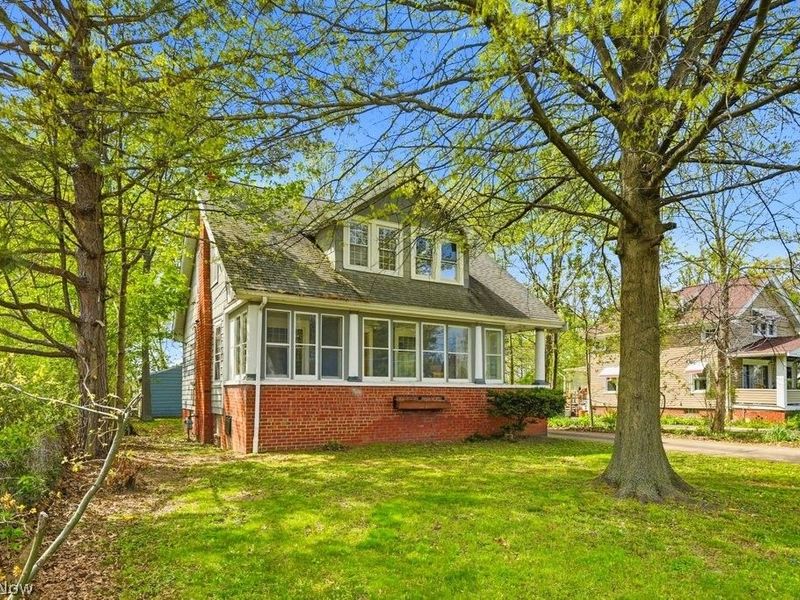 1712 E 300th Street, Wickliffe, OH 44092 Photo 2