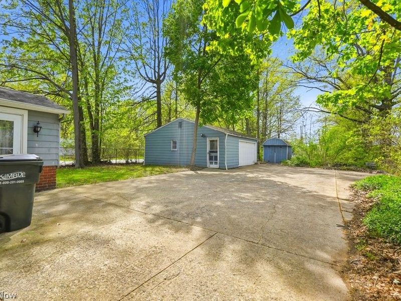 1712 E 300th Street, Wickliffe, OH 44092 Photo 5