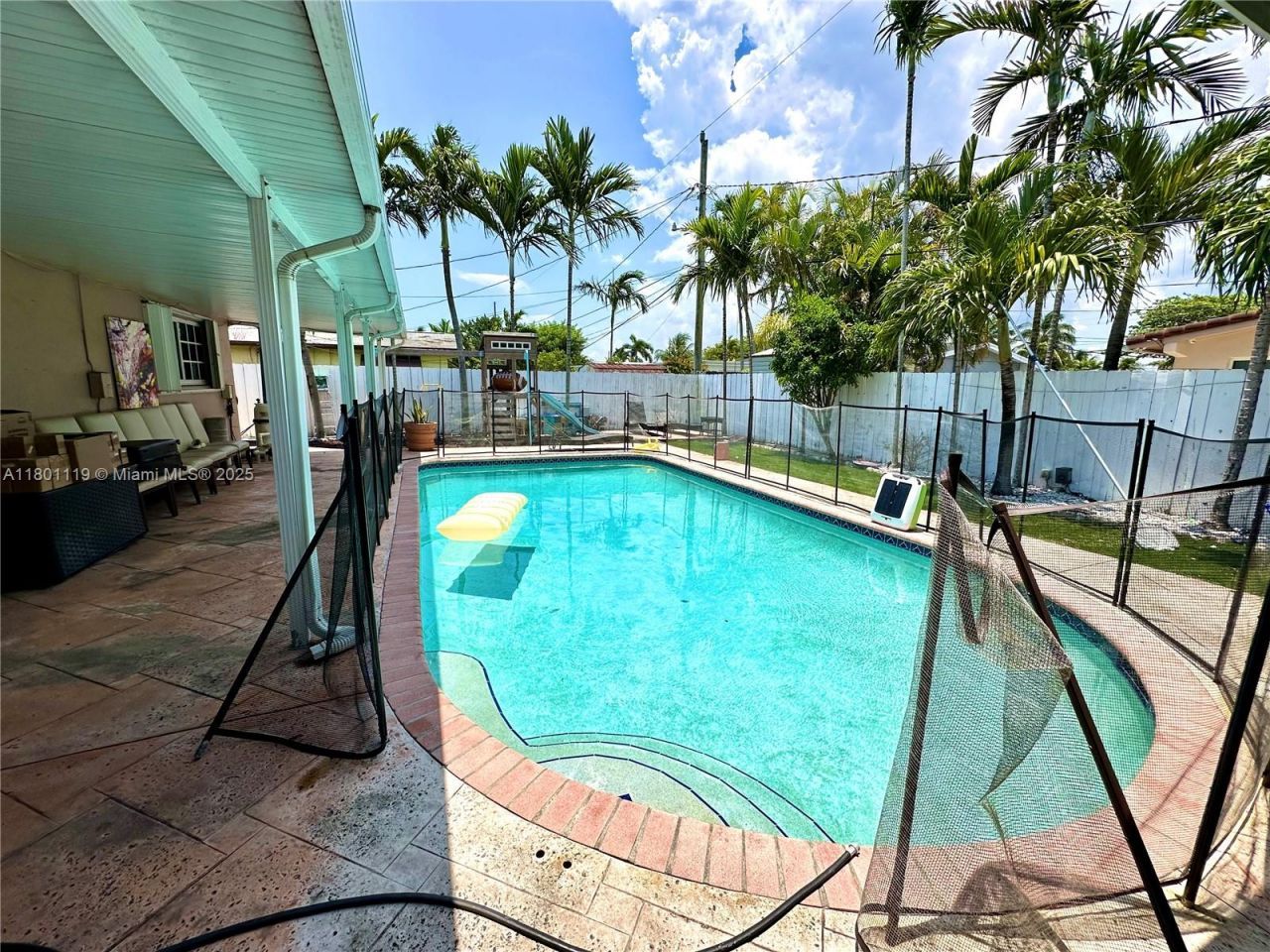 21000 NE 26th Ave , Miami, FL 33180 Photo