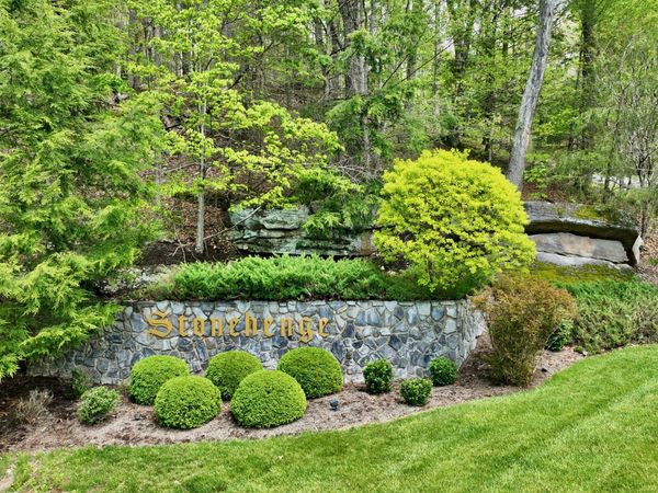 Stonehenge Pkwy, Lewisburg, WV 24901