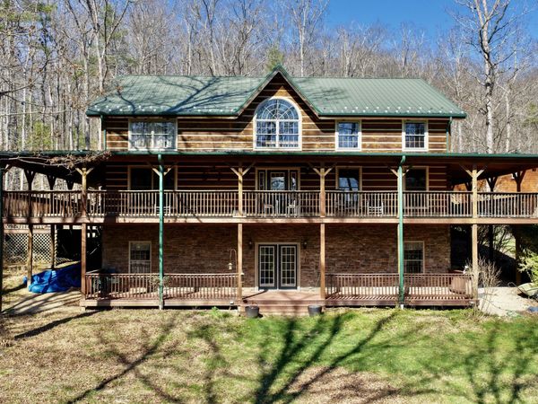 165 Laurel Cir, Lewisburg, WV 24901