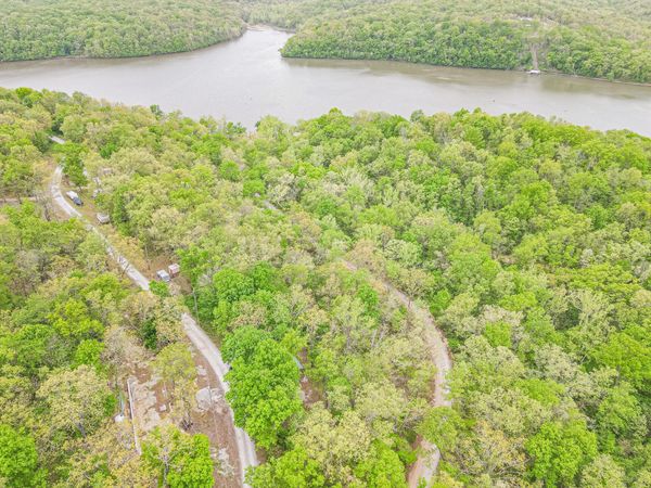 000 Plymouth Rock Road , Edwards, MO 65326