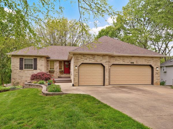 2512 W Arlington Street , Springfield, MO 65810
