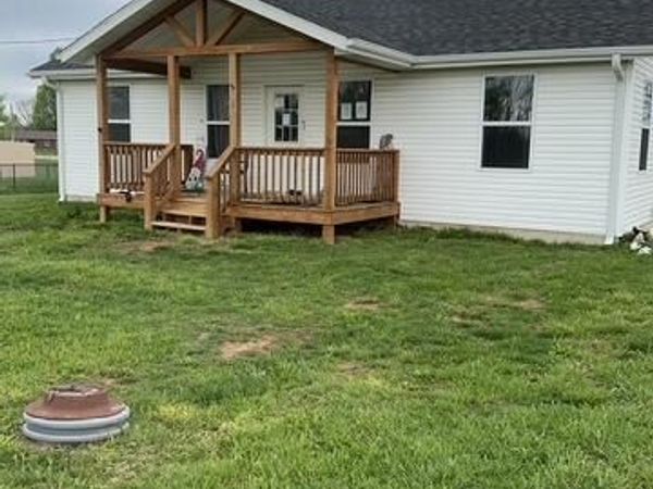 521 W Ventura Drive , Seymour, MO 65746