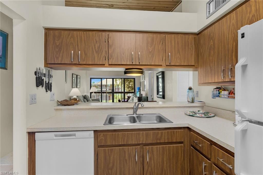 58 Manor Ter, Unit 8-204, Marco Island, FL 34145 Photo