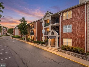 3308 WYNDHAM CIRCLE, Unit 218, ALEXANDRIA, VA 22302