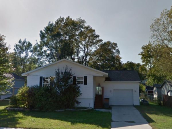 805 N Walnut Street, Greenville, MI 48838