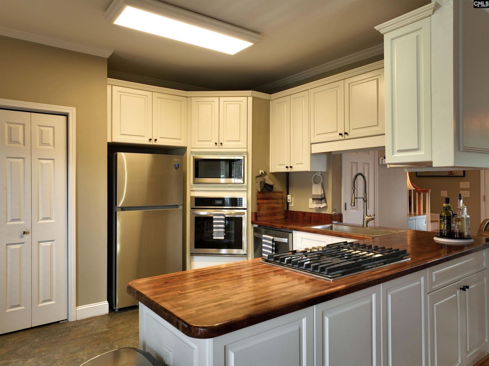 220 River Bluff Boulevard  Photo 13