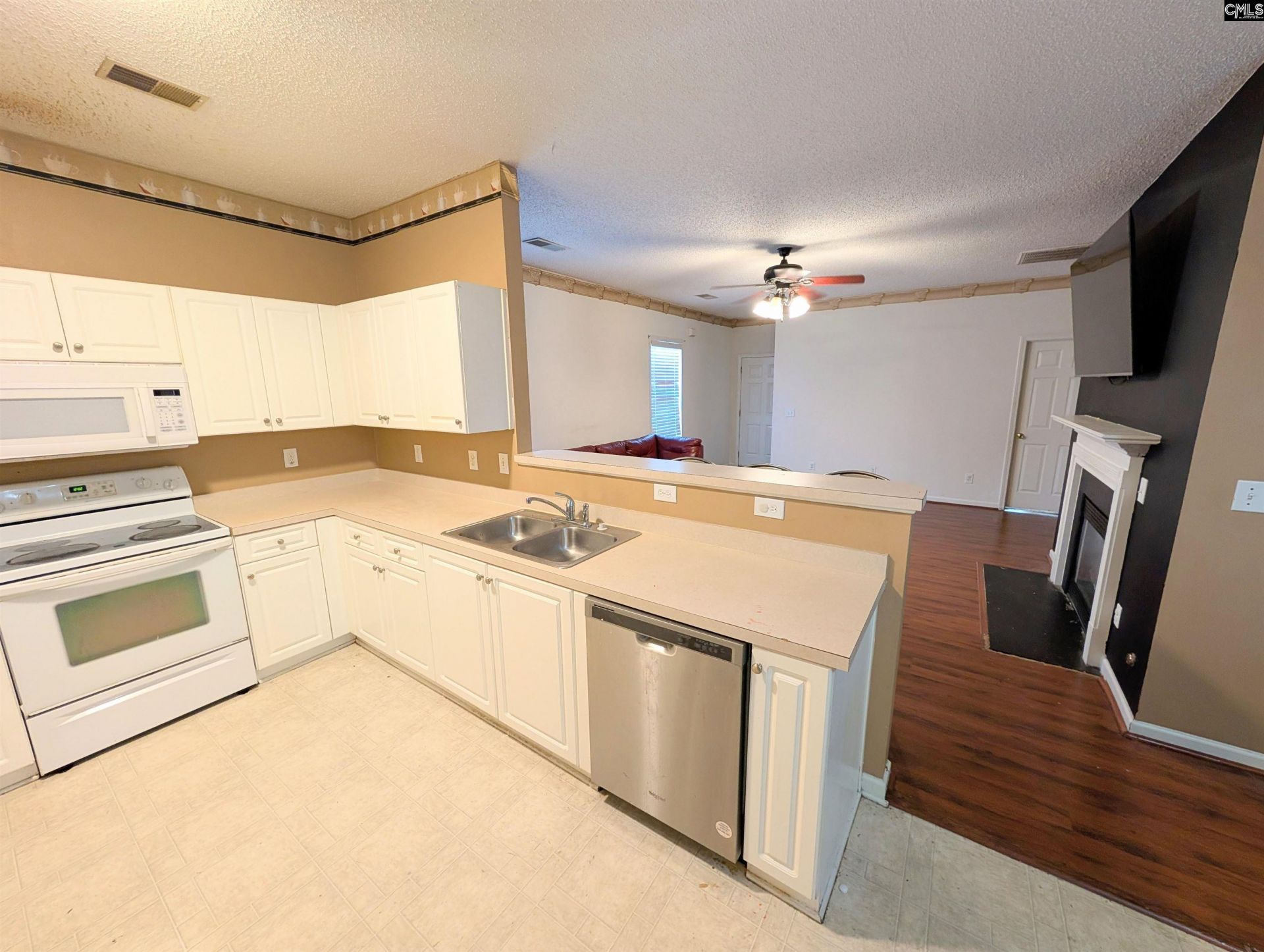 11 Founders Lake Court  Photo 10