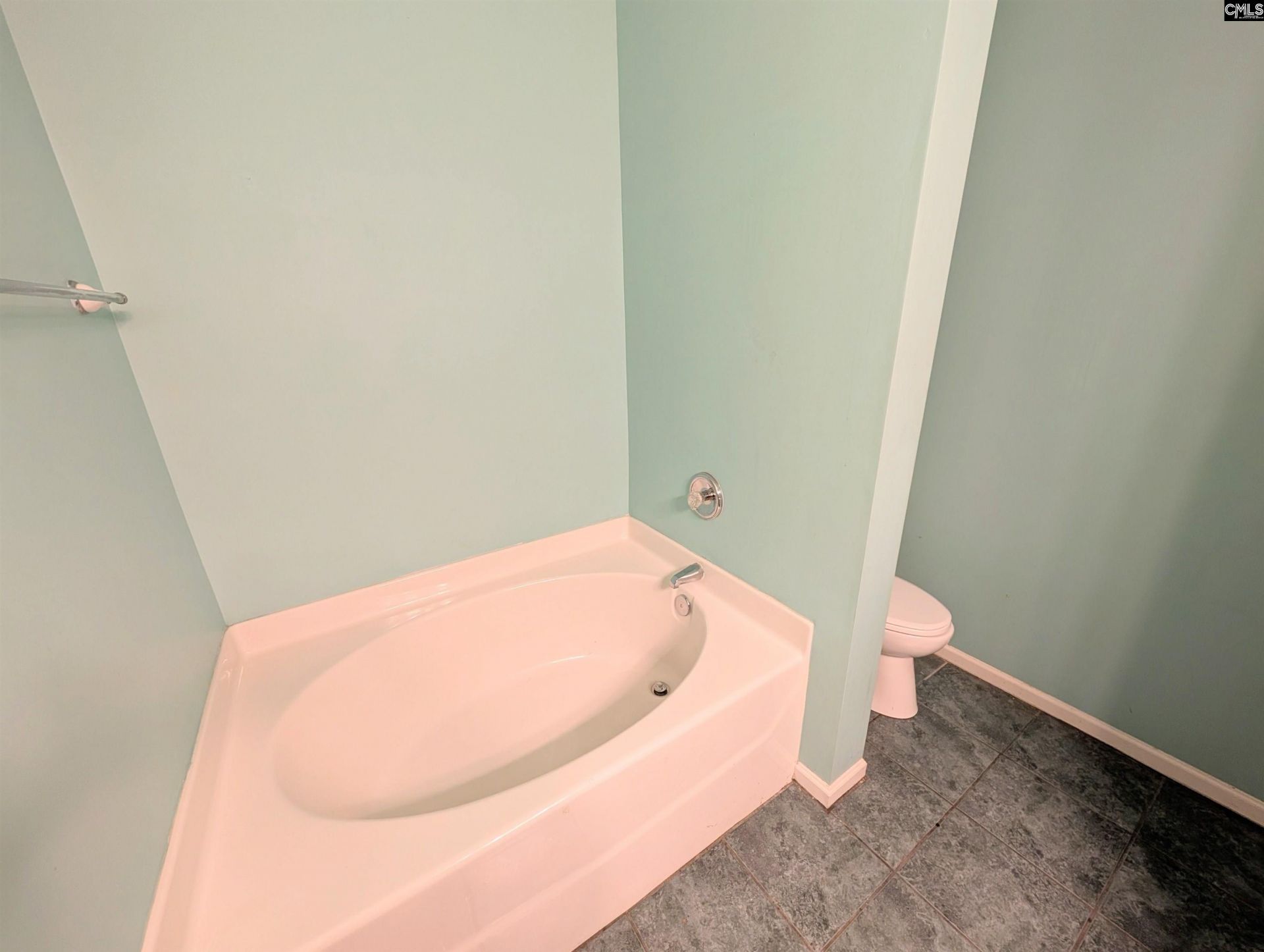 11 Founders Lake Court  Photo 13