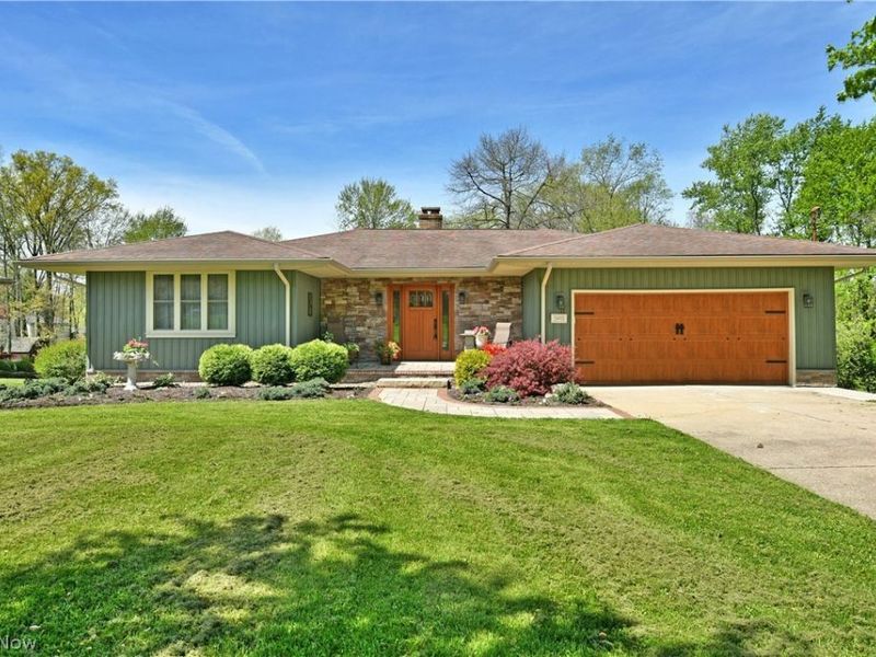 3203 Morrow Drive, Cortland, OH 44410 Photo 1
