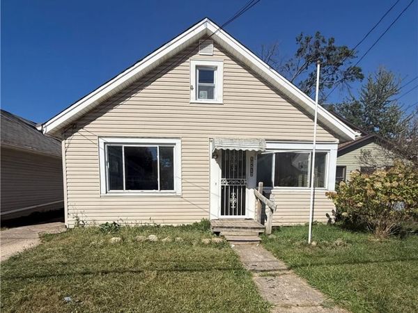 12512 Mcgowan Avenue , Cleveland, OH 44135
