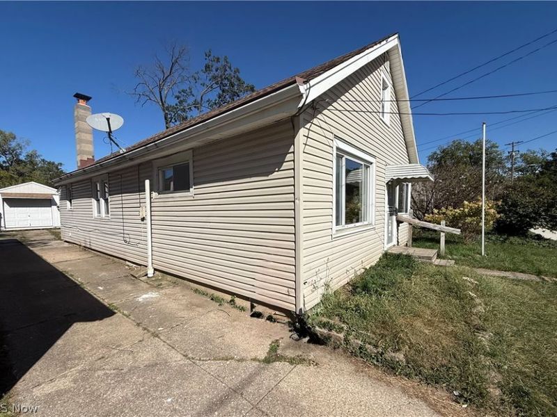 12512 Mcgowan Avenue, Cleveland, OH 44135 Photo 2