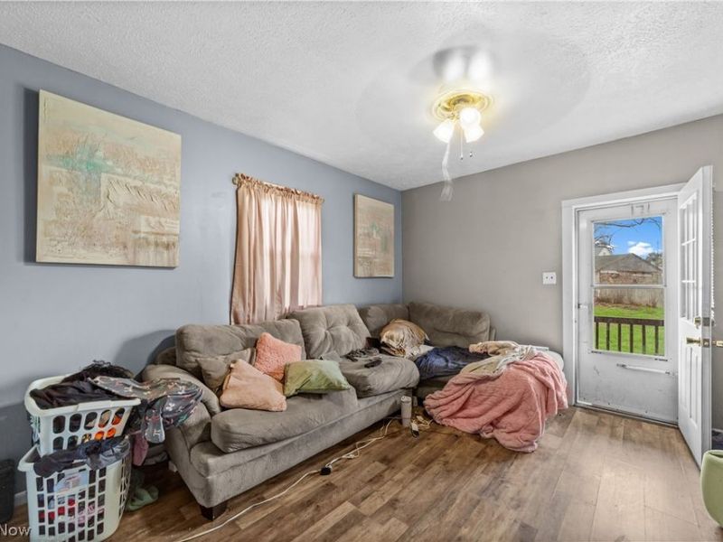 122 Elbe Street , Elyria, OH 44035 Photo 3