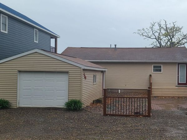 420 River View Road, Guttenberg, IA 52052