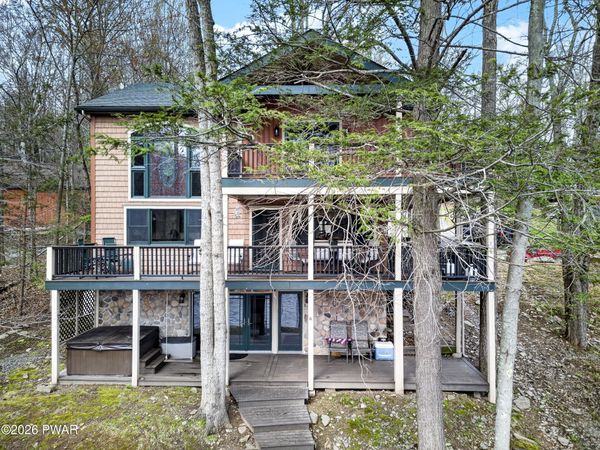 134 N Lake Loop, Lake Ariel, PA 18436