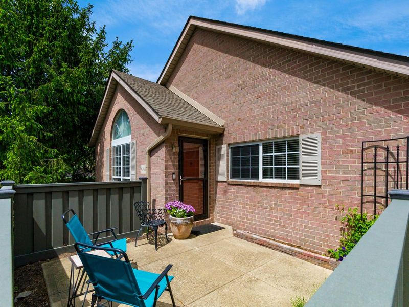 6101 Blendon Chase Drive, Westerville, OH 43081 Photo 3