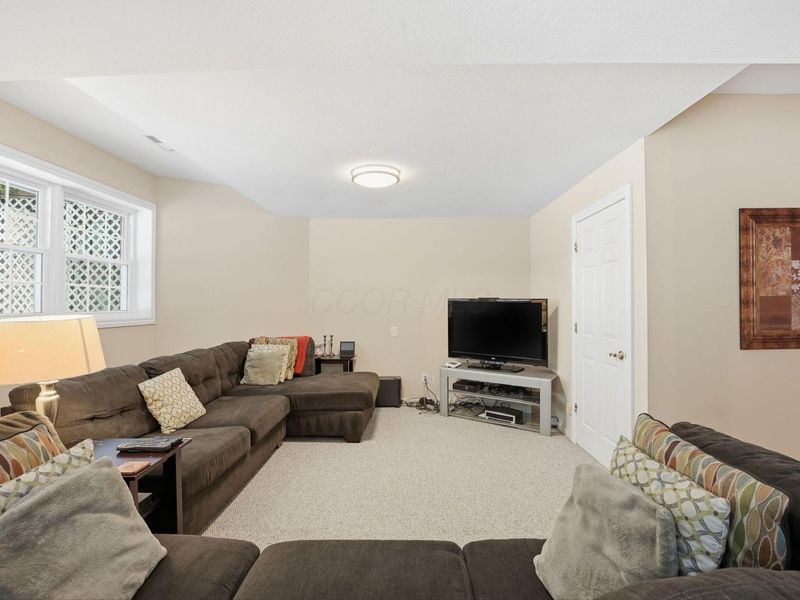 7631 S Goodrich Square, New Albany, OH 43054 Photo 34