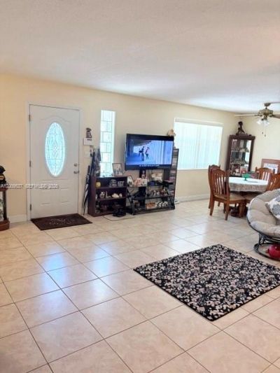 1121 NW 86th Ter , Pembroke Pines, FL 33024 Photo