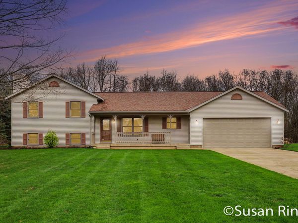 8591 Fowler Court NE, Rockford, MI 49341